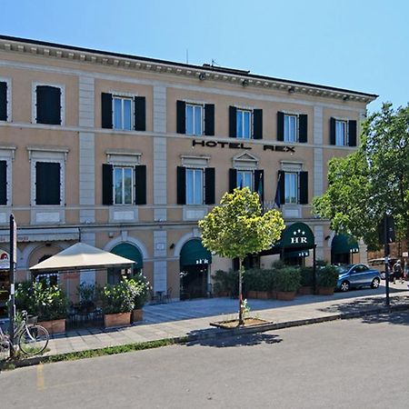 Hotel Rex Лука Екстериор снимка