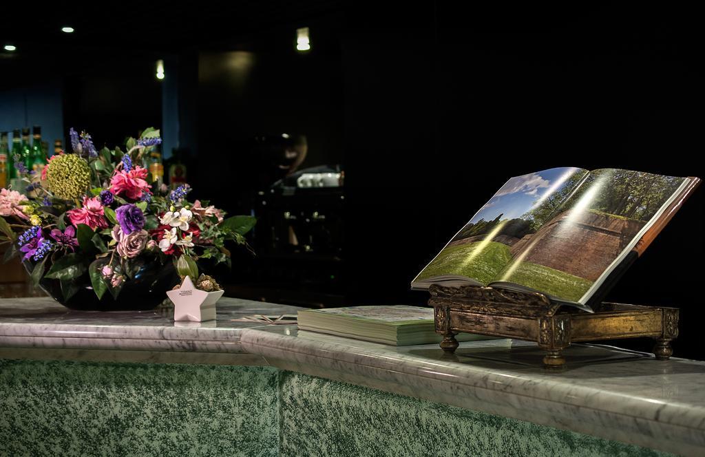 Hotel Rex Лука Екстериор снимка