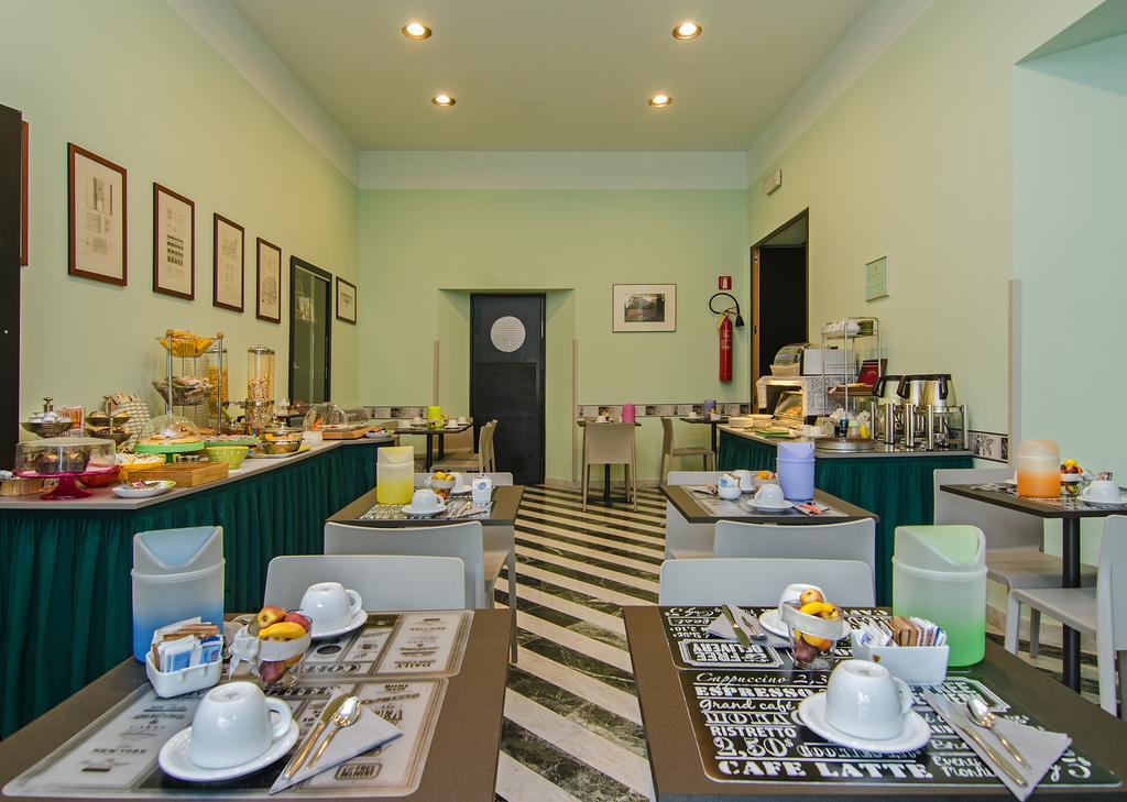 Hotel Rex Лука Екстериор снимка