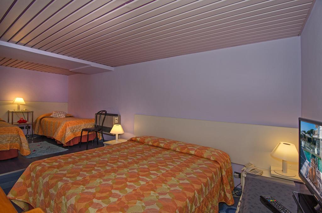 Hotel Rex Лука Екстериор снимка