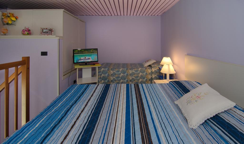 Hotel Rex Лука Екстериор снимка