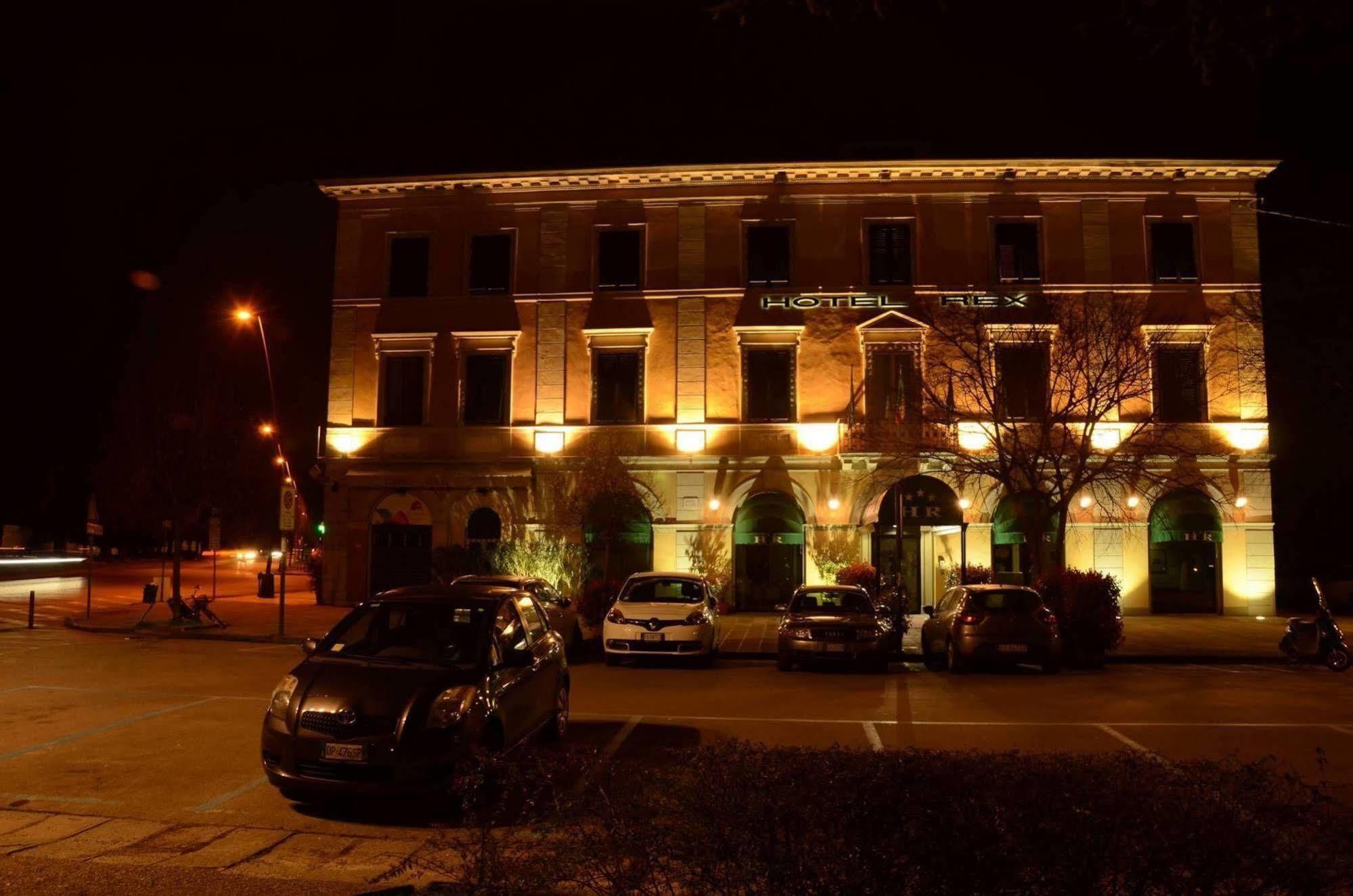 Hotel Rex Лука Екстериор снимка