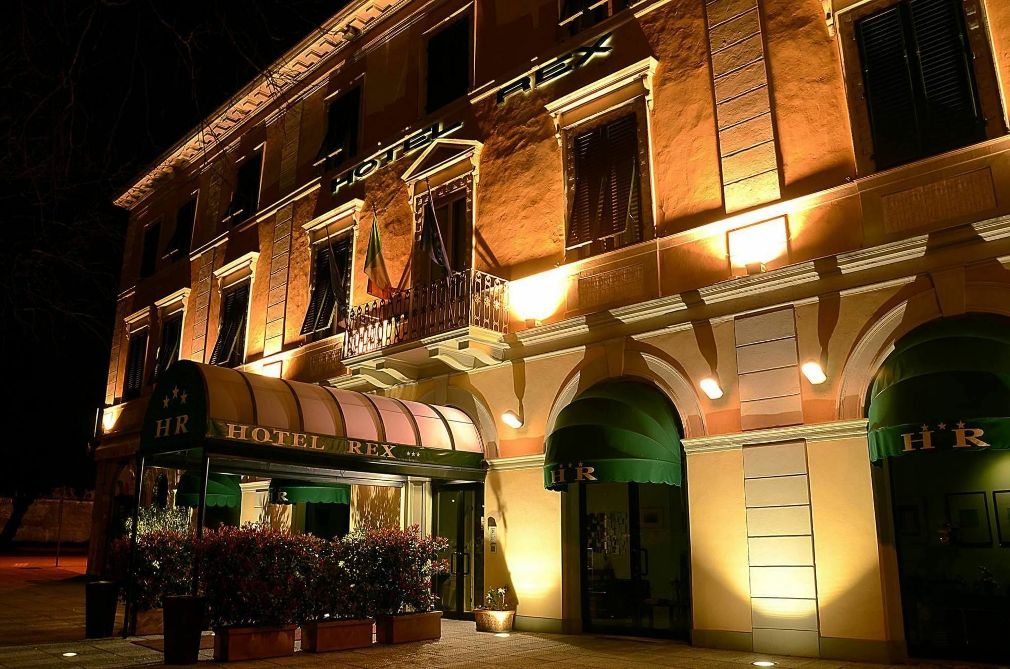 Hotel Rex Лука Екстериор снимка